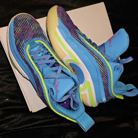 2022 Luka Doncic x Air Jordan 36 Low 'Laser Blue' size 6.5 box included - Picture 13 of 13